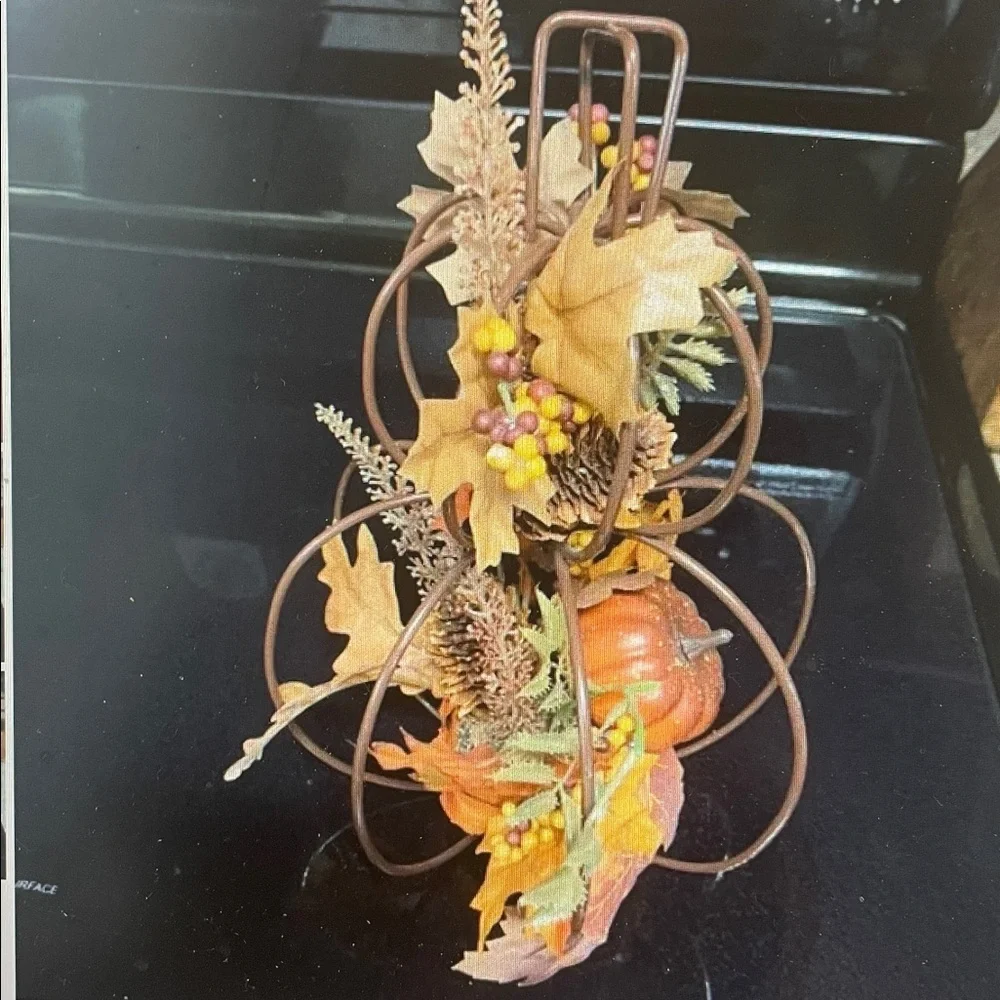 Double pumpkin metal floral decor